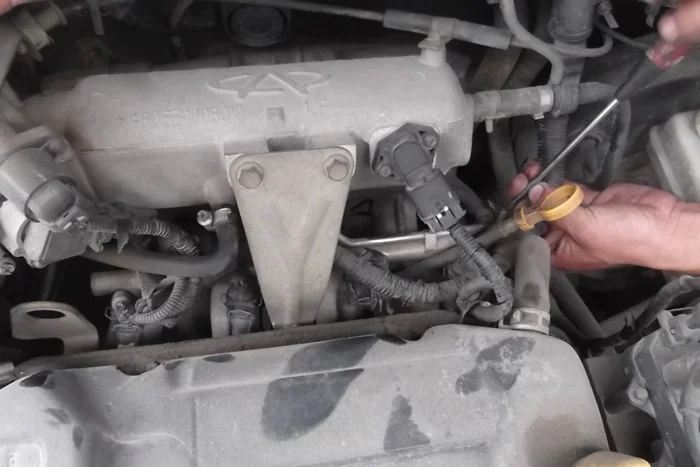 súc rửa vệ sinh hệ thống phun xăng trên xe